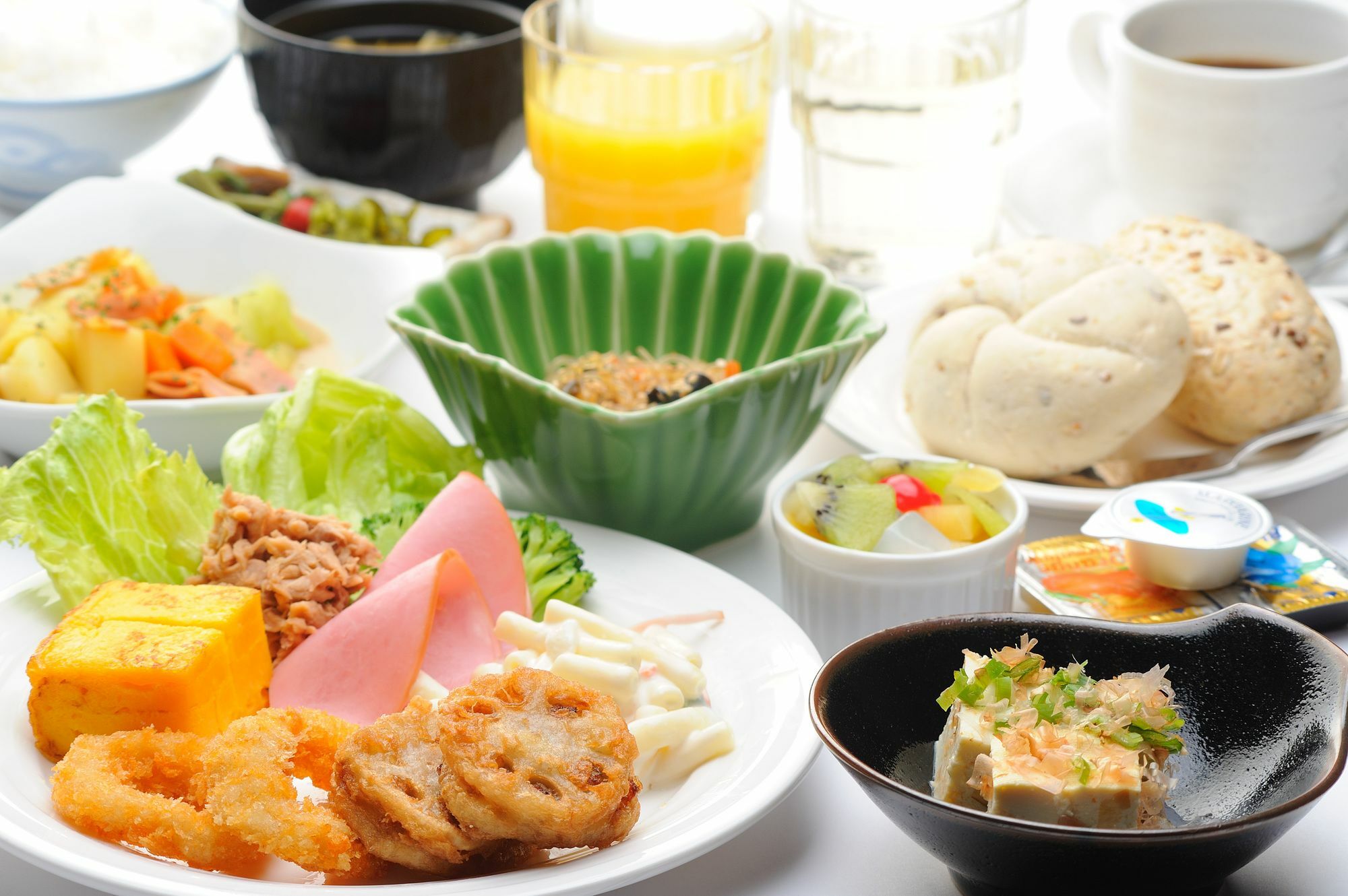 Hotel Route-Inn Ebina Ekimae Екстер'єр фото